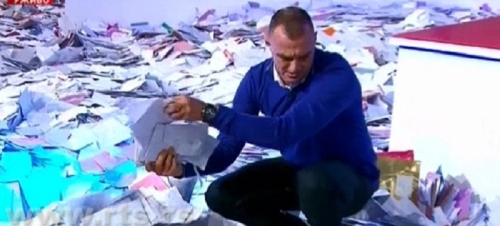 Kandidat za gradonačelnika doneo neverovatnu sreću prijatelju!