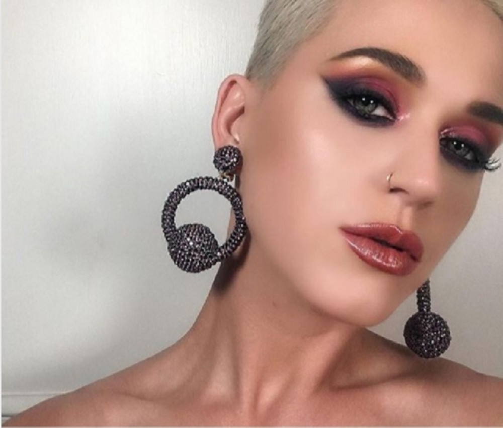 Na suđenju protiv Keti Peri preminula časna sestra!