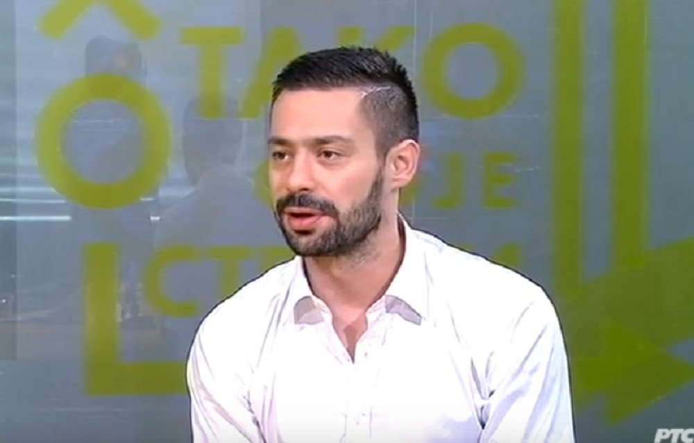 Milan Vasić uživo u programu zaprosio voditeljku! Ona se oduševila!