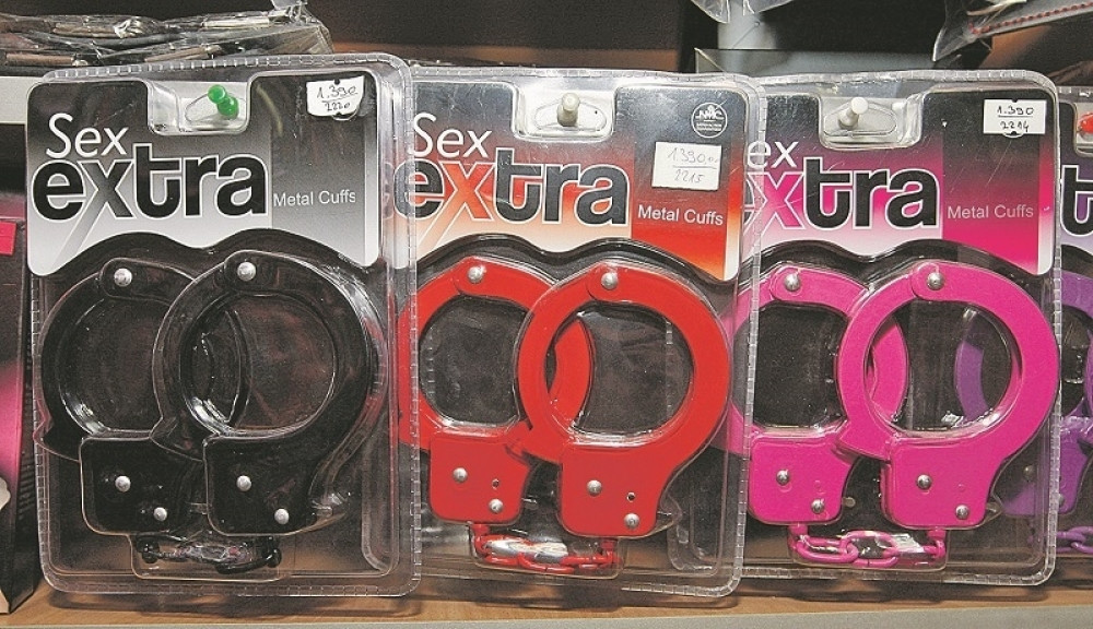 Odrekla se plate od 60.000 dolara da bi isprobavala pomagala za seks (FOTO)