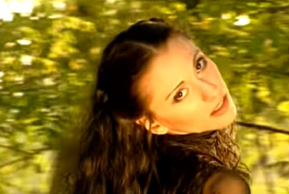 Ime joj je Luna, a evo čime se bavi! (FOTO)