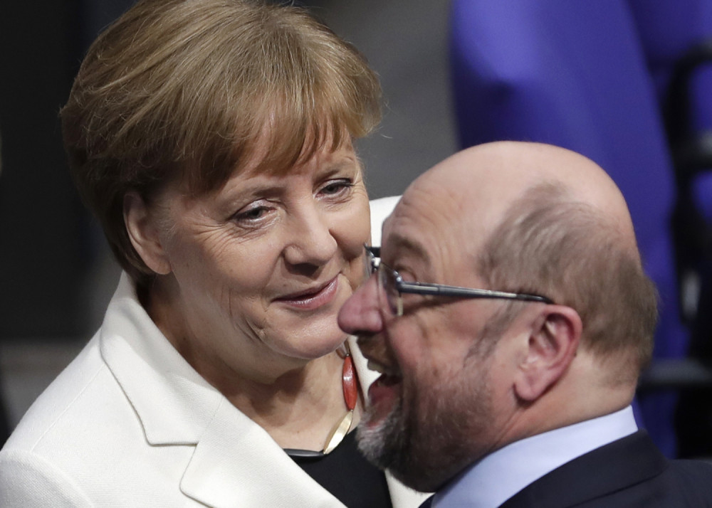 Muškarac vikao i pokušao da se probije do Merkelove