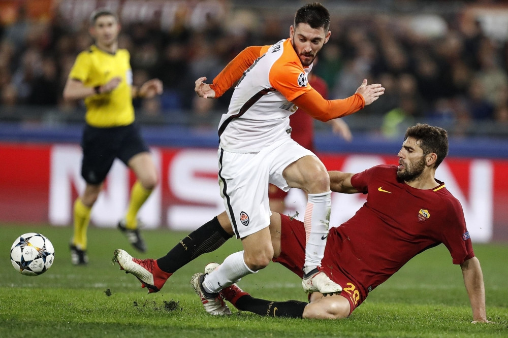 Igrač Šahtjora gurnuo dečaka, UEFA kažnjava Romu! (VIDEO)