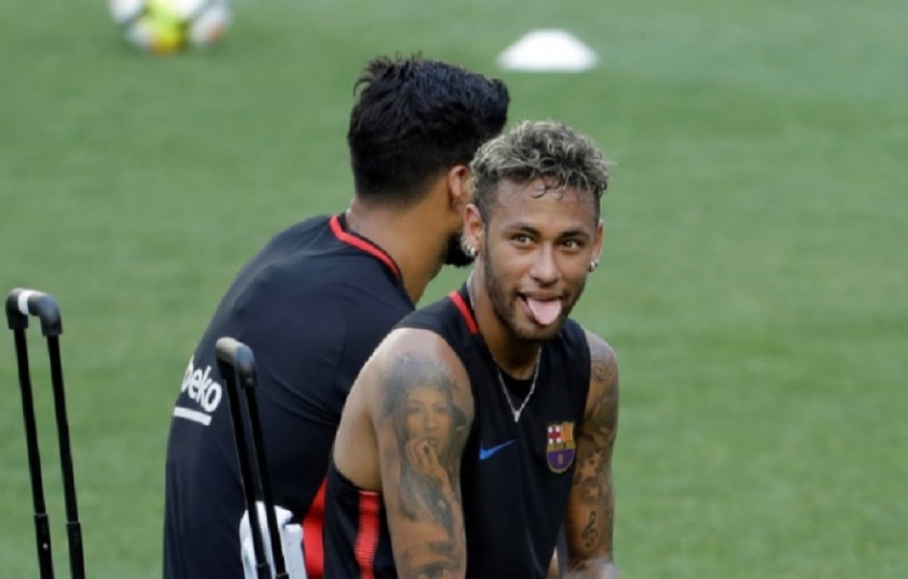 Nejmar objavio tvit u čast Stivena Hokinga, a onda ga je napao ceo svet! (FOTO)