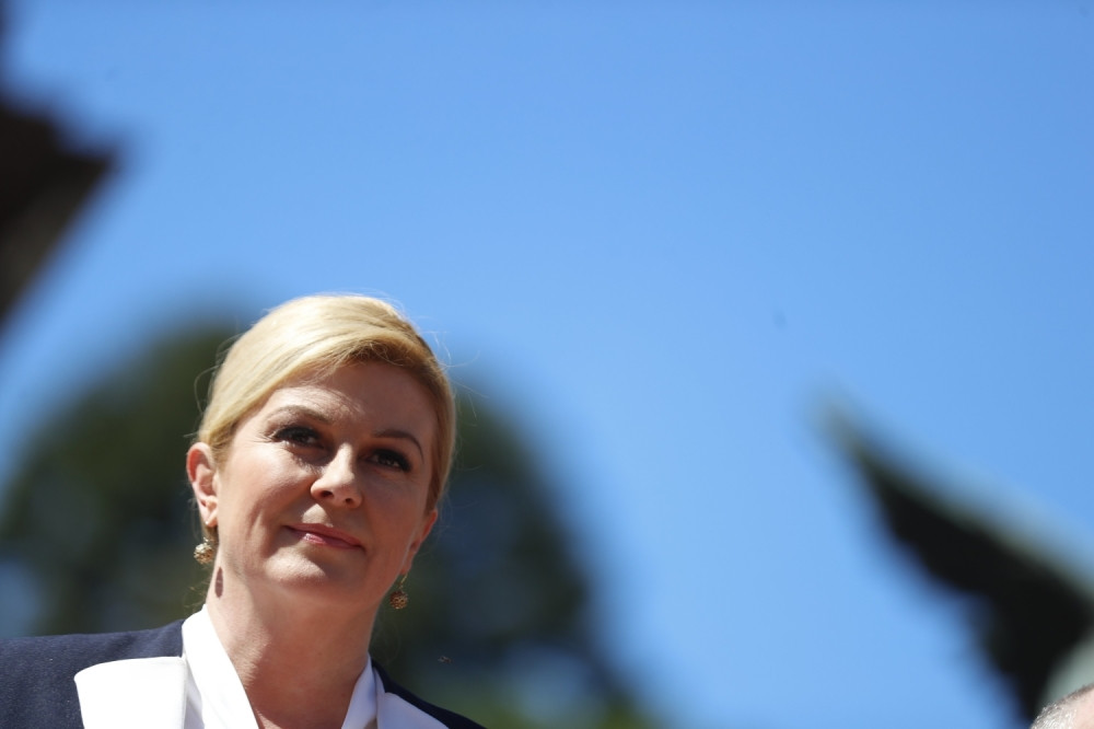 Kolinda pokazala srednji prst Škori, a ovo je razlog! (FOTO)
