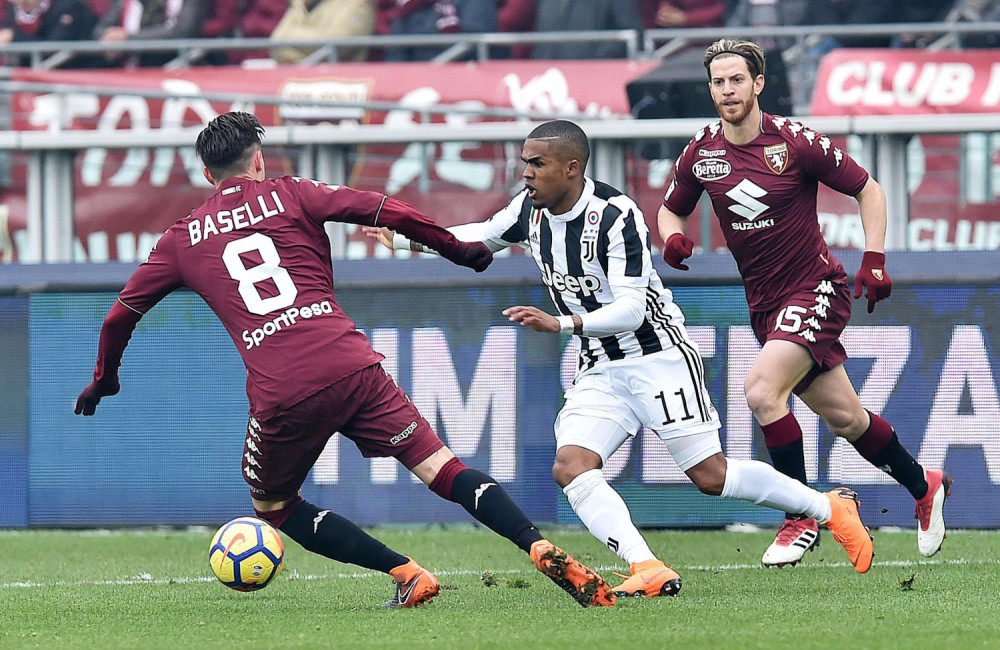 Fudbaler Juventusa doživeo stravičnu saobraćajku, OVO JE JEZIVO, pogledajte na šta liči auto! (FOTO)