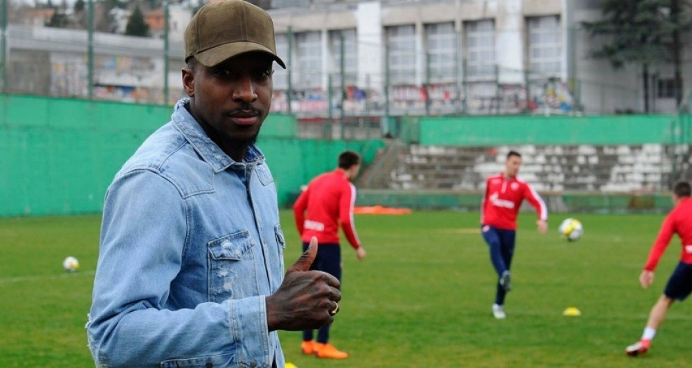 Donald se vratio na teren, evo šta je prvo uradio! (FOTO)