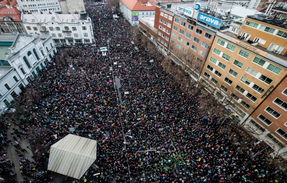 Protesti u Slovačkoj, demonstranti traže vanredne izbore