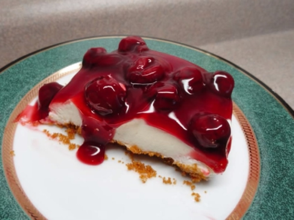 Napravite najkremastiji kolač od višanja koji se ne peče!