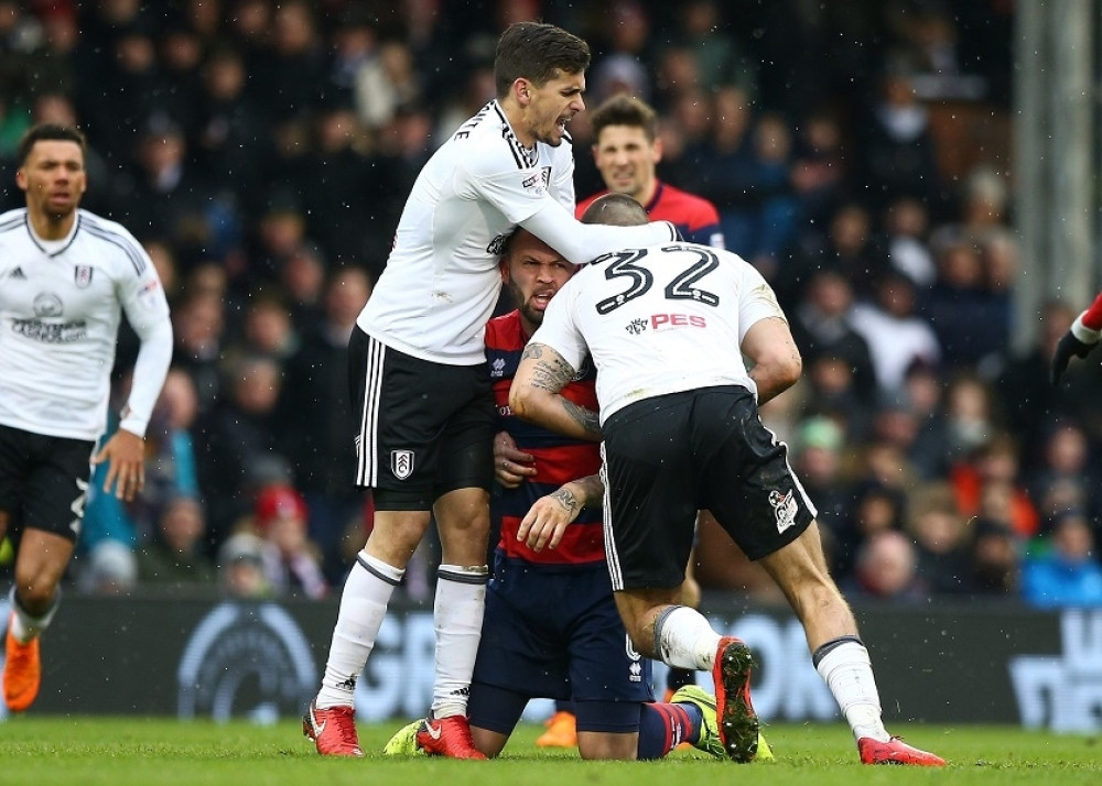 Počeo je da davi Mitrovića, a onda se Srbin razgoropadio i uradio ovo! (VIDEO)