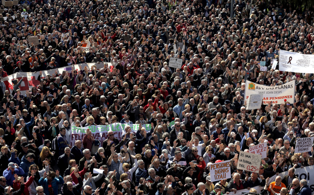 Desetine hiljada penzionera izašlo na ulice Španije