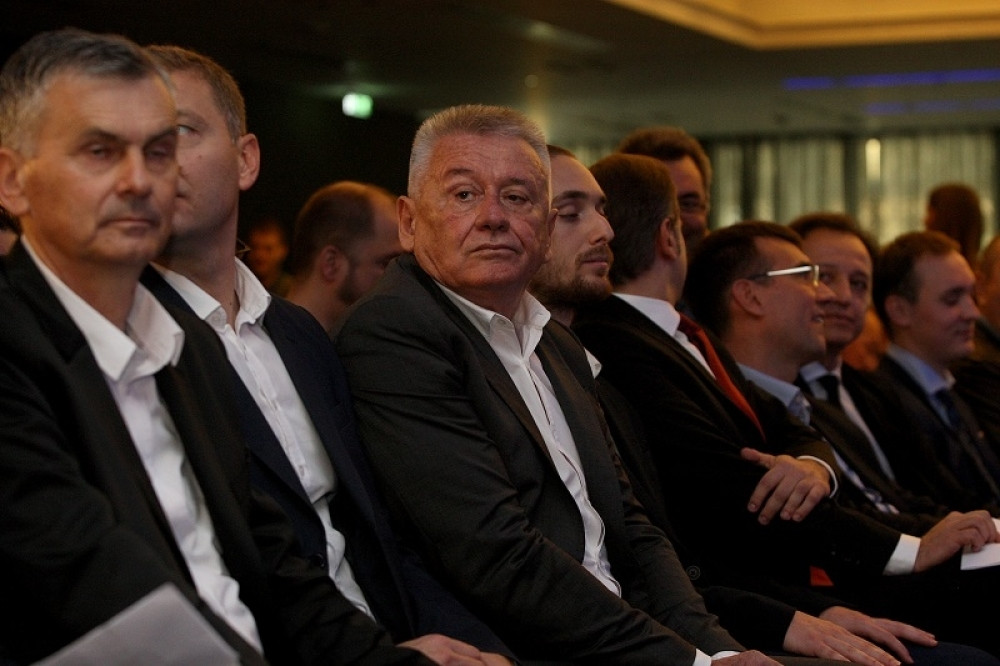 Velja Ilić započeo biznis, cena njegovog proizvoda skočila na istorijski maksimum, a tražen je i van granica Srbije