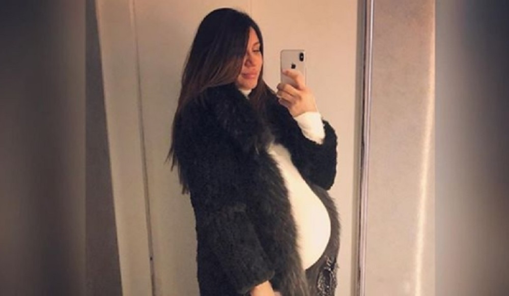 Porodila se poznata srpska pevačica!