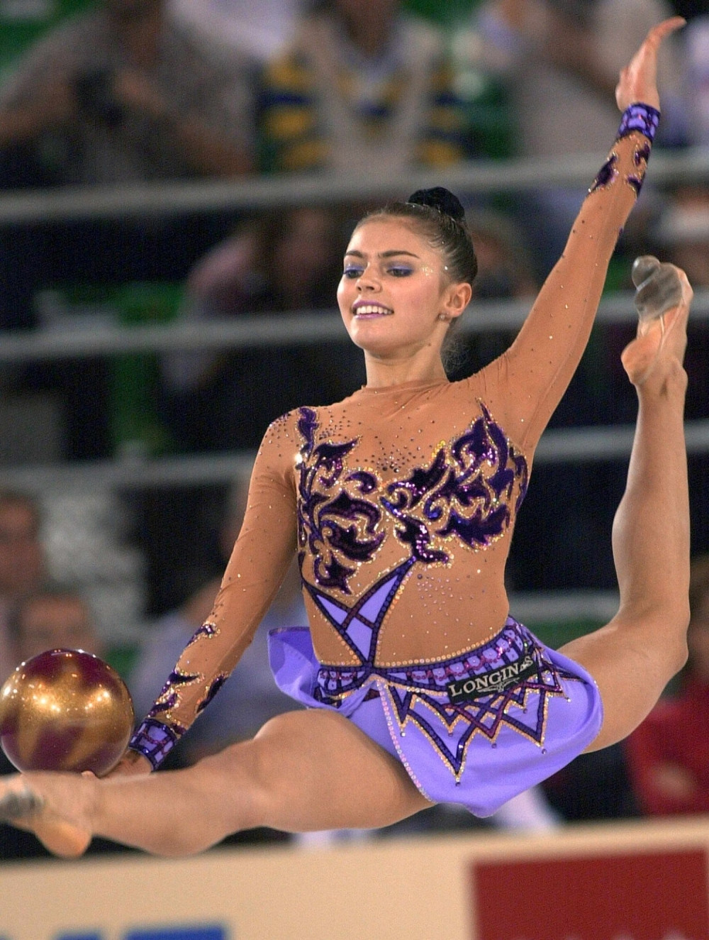 Putinova ljubavnica se pojavila na izborima, svi gledali u njen prsten