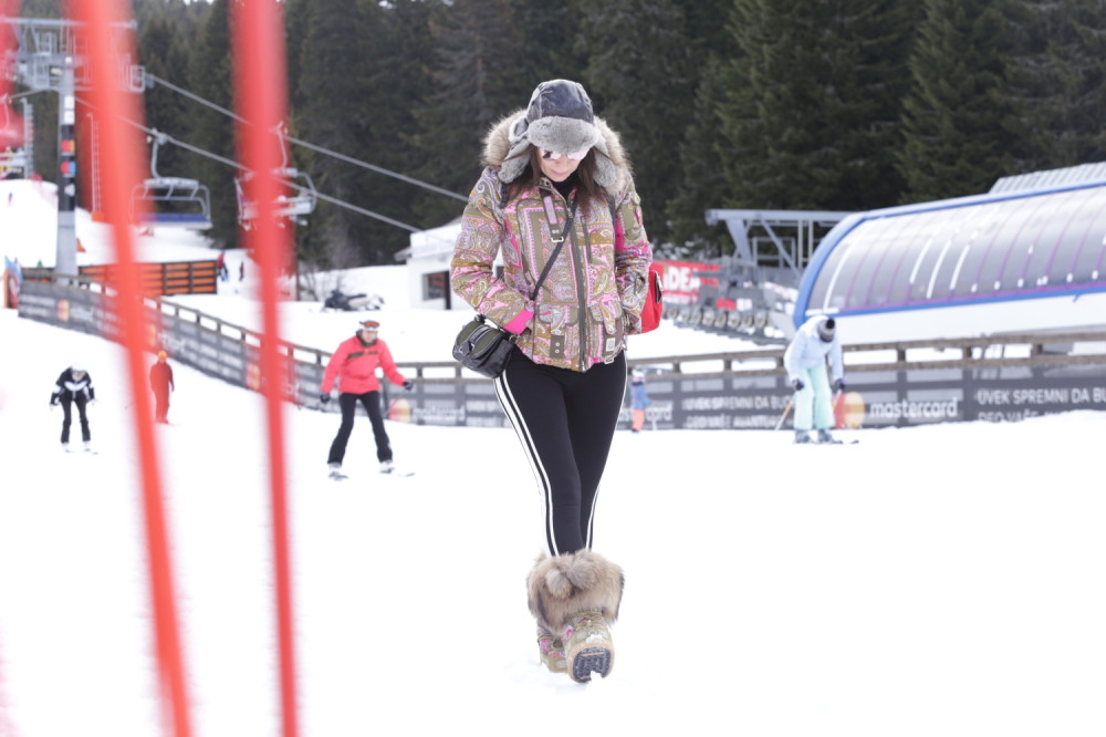 Poznata srpska voditeljka osula paljbu, od besa ne može da se smiri!