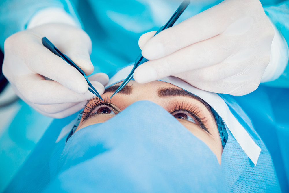 Otišla je na japansko iscrtavanje obrva, pa završila u bolnici!