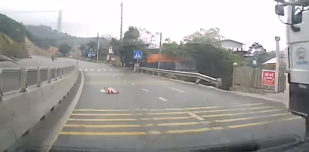 Beba puzala po auto-putu!