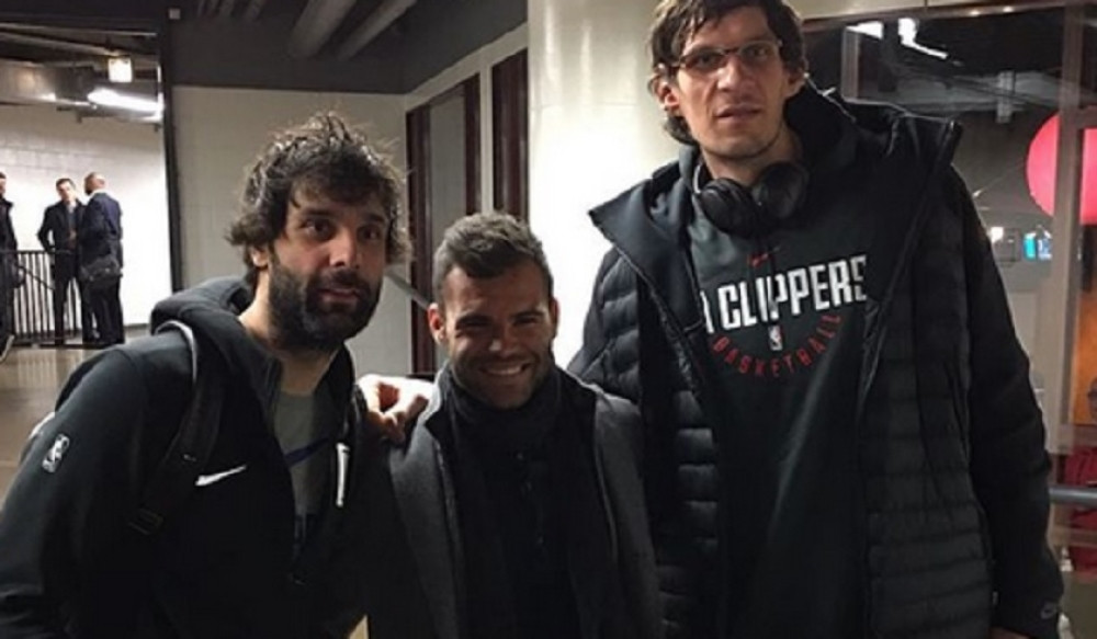 Amerikanci "k'o ludi" kupuju majicu srpske zvezde, evo šta piše na njoj! (FOTO)