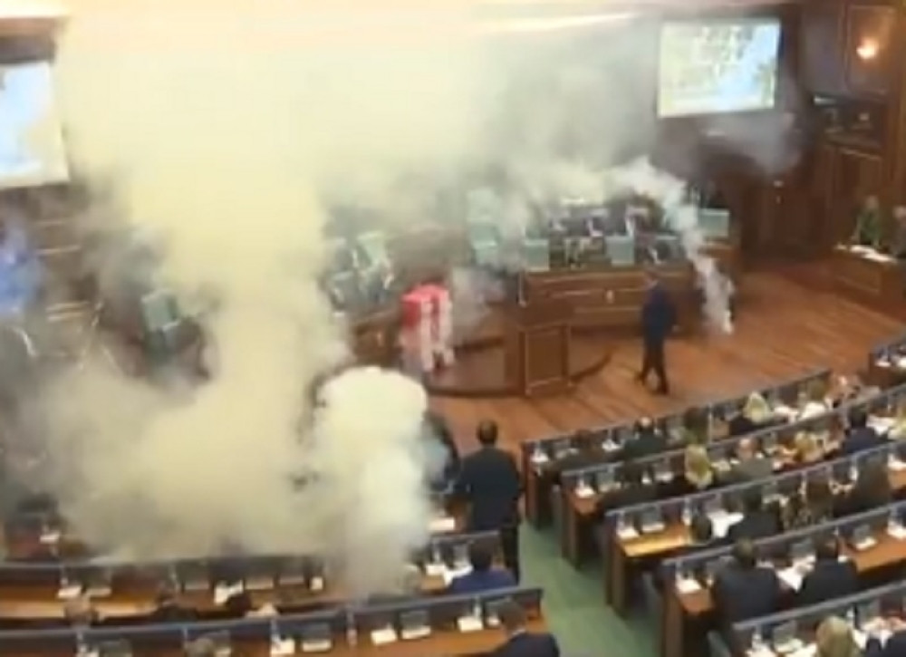 U kosovskom parlamentu aktiviran i četvrti suzavac