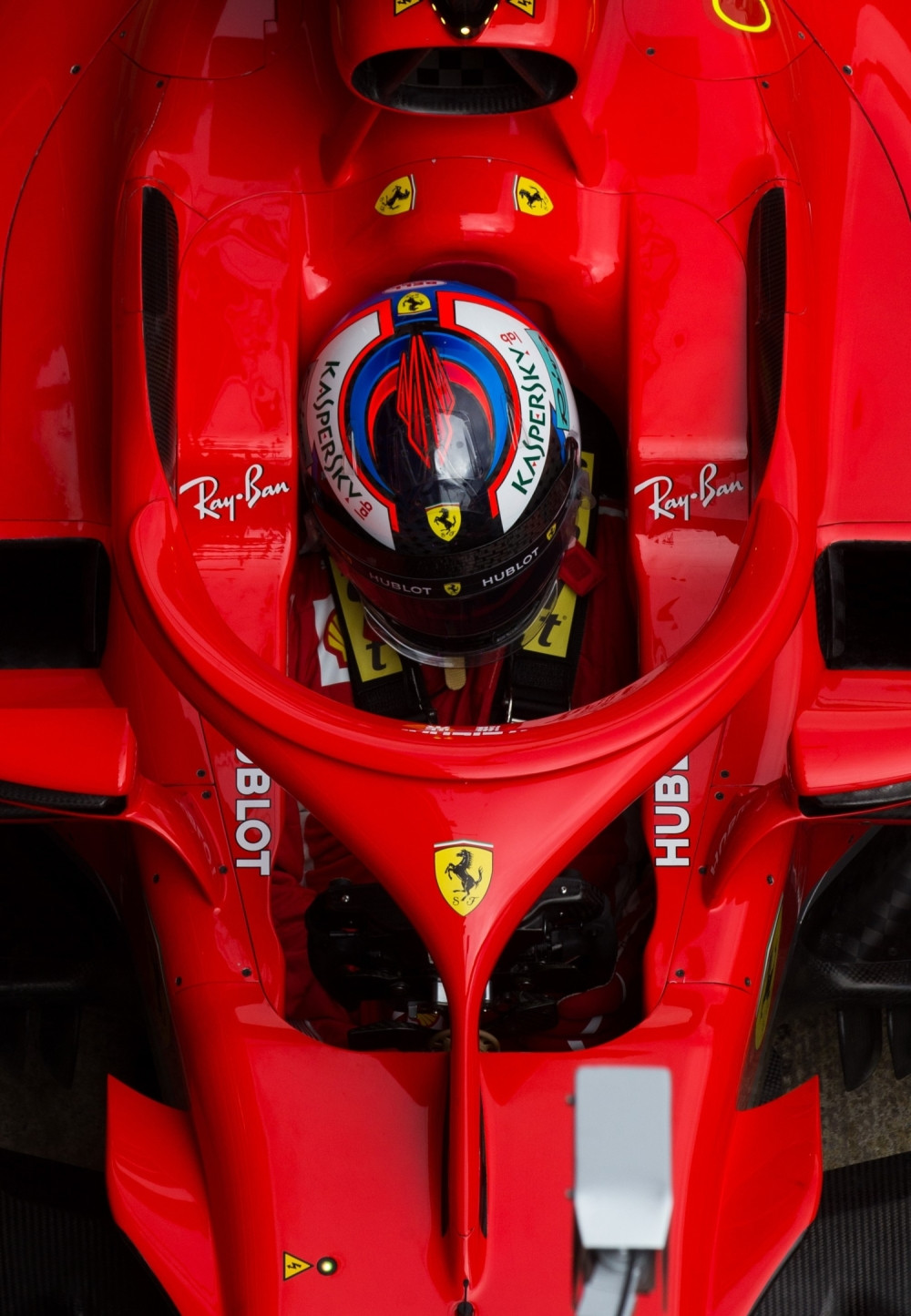 Kamileri: Ferari je u kanalu