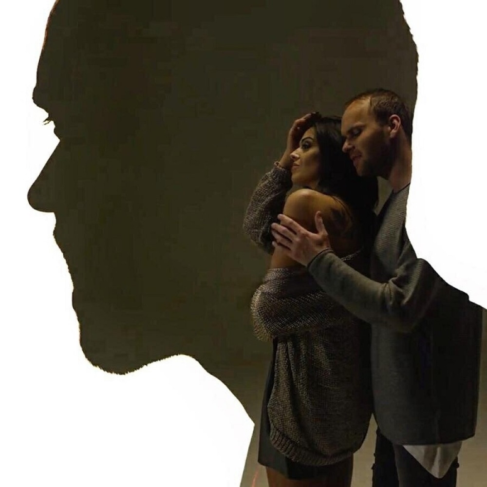 Poznati pevač se vraća na muzičku scenu nakon dve godine!