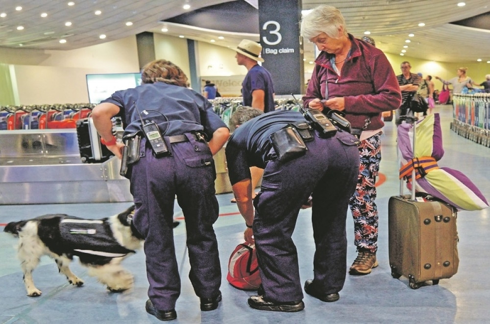 Kada su ga otvorili, ostali su ZABEZEKNUTI onim što su videli u njemu! (VIDEO)