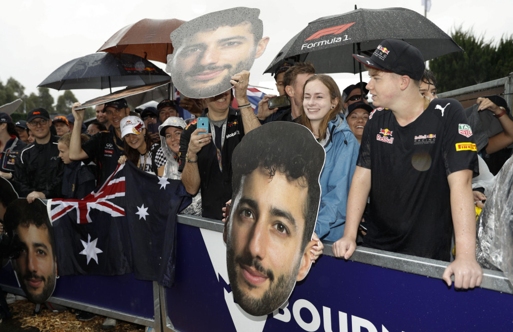 Rikardo: Voleo bih da vozim sa Hamiltonom u istom timu