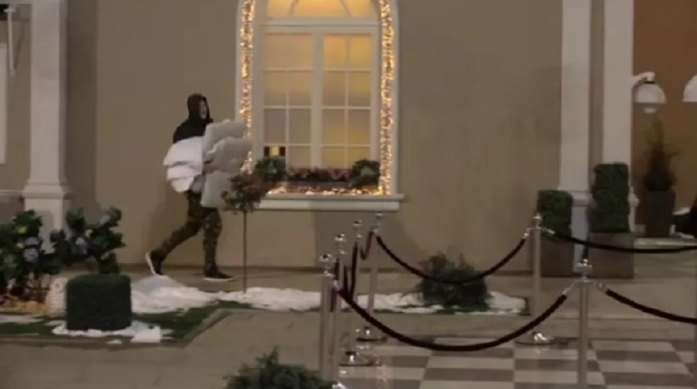 Sloba završio u pabu sa Kijom, Luna ostala sklupčana na krevetu!