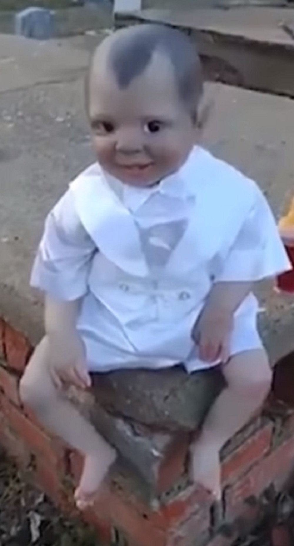 Ovo je najstrašnija lutka na svetu!