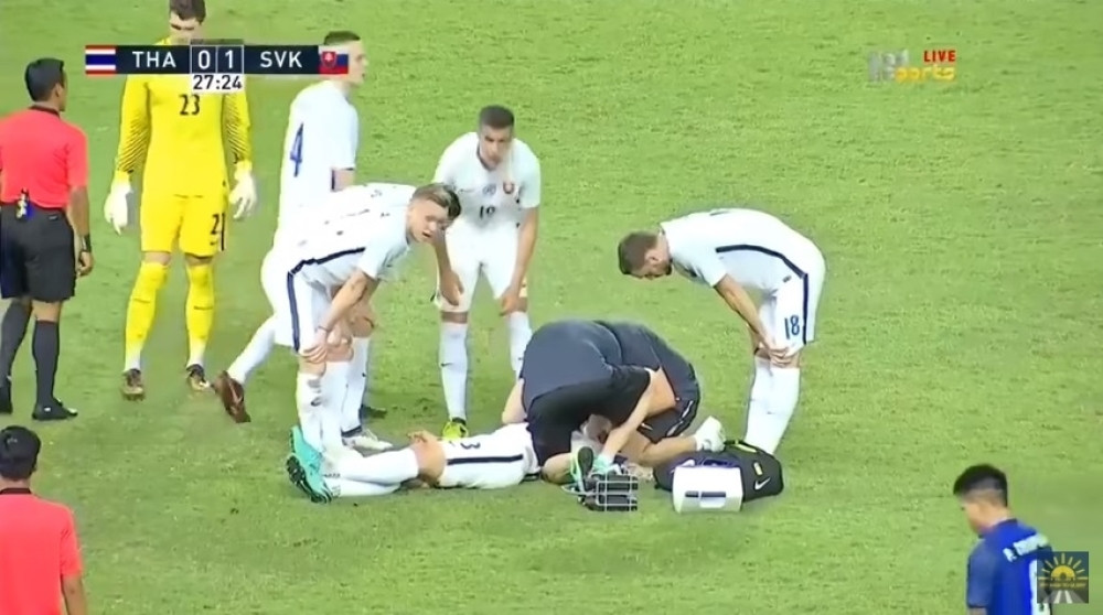 Poznati fudbaler izgubio svest i umalo se ugušio!