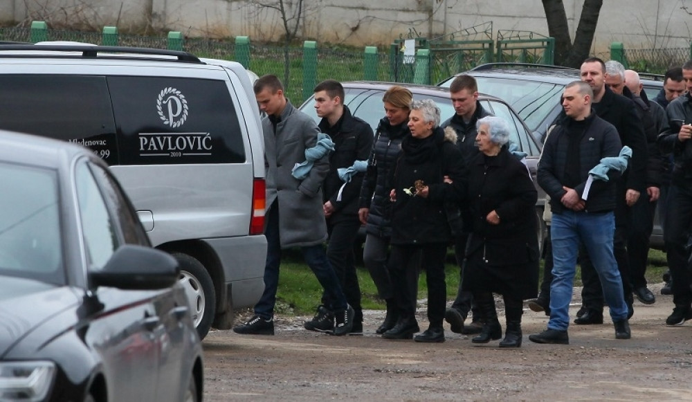 Sretena odveli pre početka opela (FOTO)