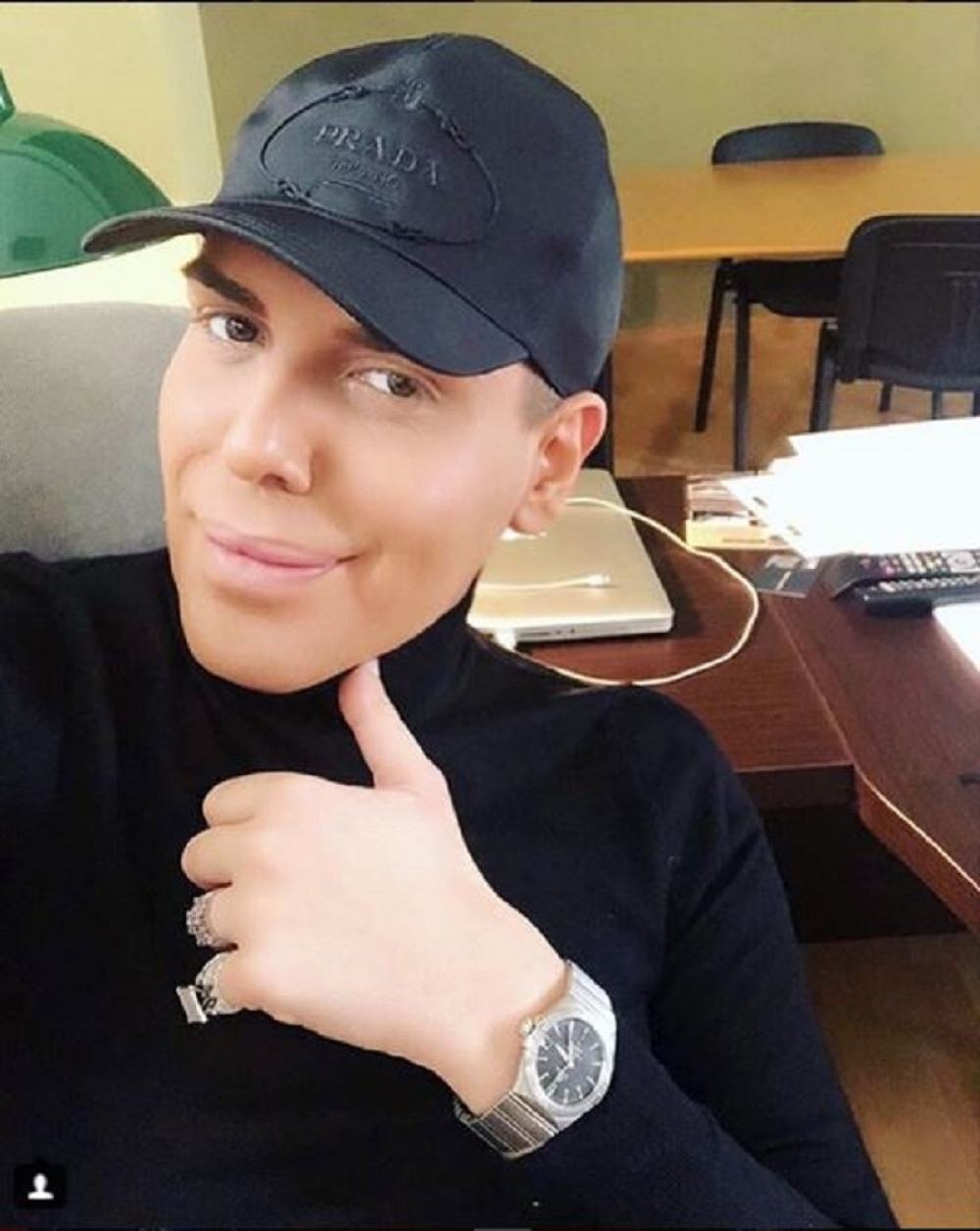 Isplivale P*RNO FOTKE Bokija 13 i poznatog srpskog političara?! Policija našla i snimke u pevačevom telefonu, evo O KOME se radi?!