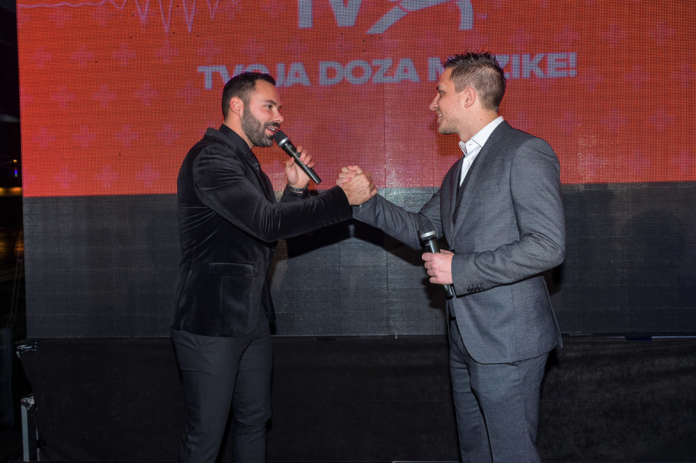 Za manje od godinu i po dana, milion fanova!