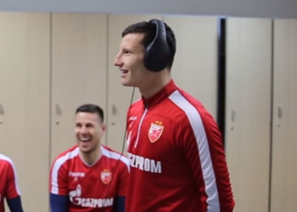 Fudbaleri Zvezde čitali s usana, svi popadali od smeha!