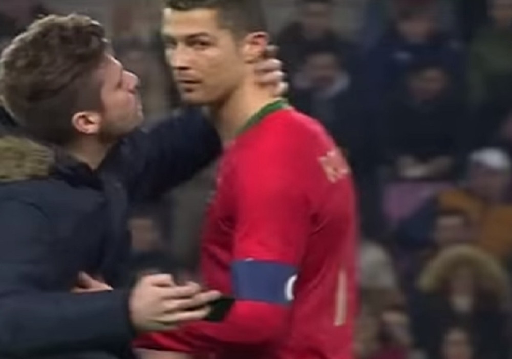 Navijač krenuo da poljubi Ronalda u usta, a evo šta je on uradio!