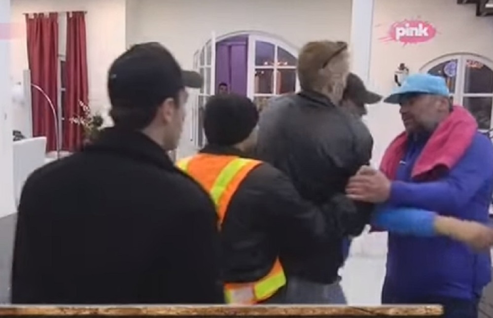 Obezbeđenje uletelo u "Zadrugu" da spreči masovnu tuču!