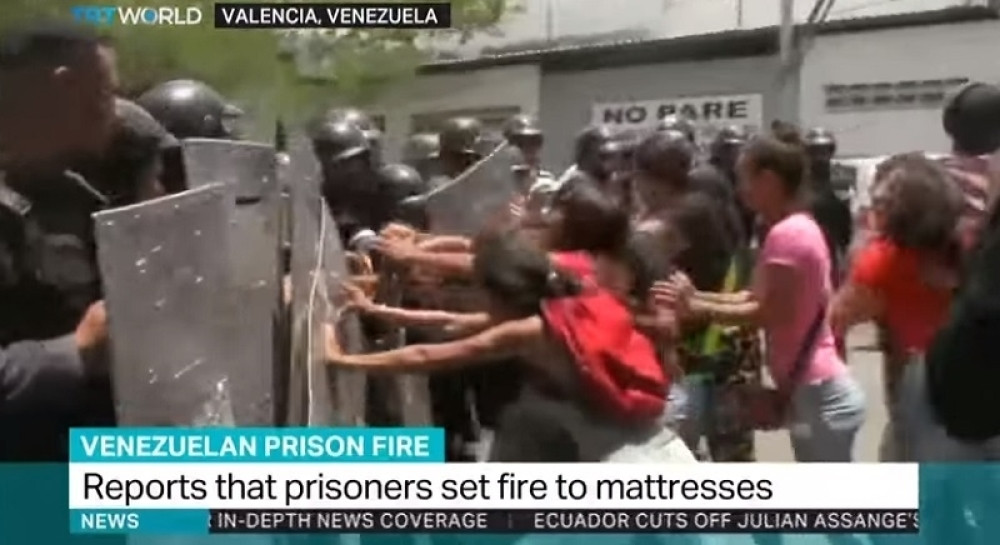 Požar u zatvoru, najmanje 68 mrtvih, rođaci se potukli sa policijom!