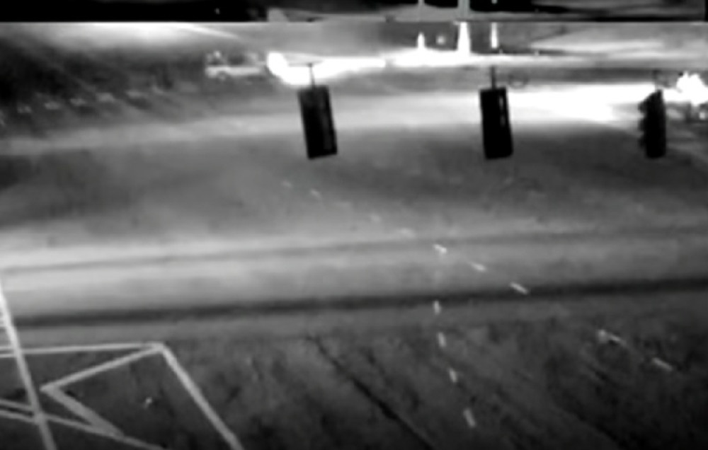 Zaletela se u punoj brzini na betonski stub da bi deci dokazala ovo!