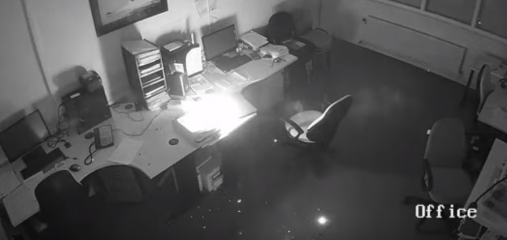 Ostavio laptop na punjaču, zapalio pola zgrade!