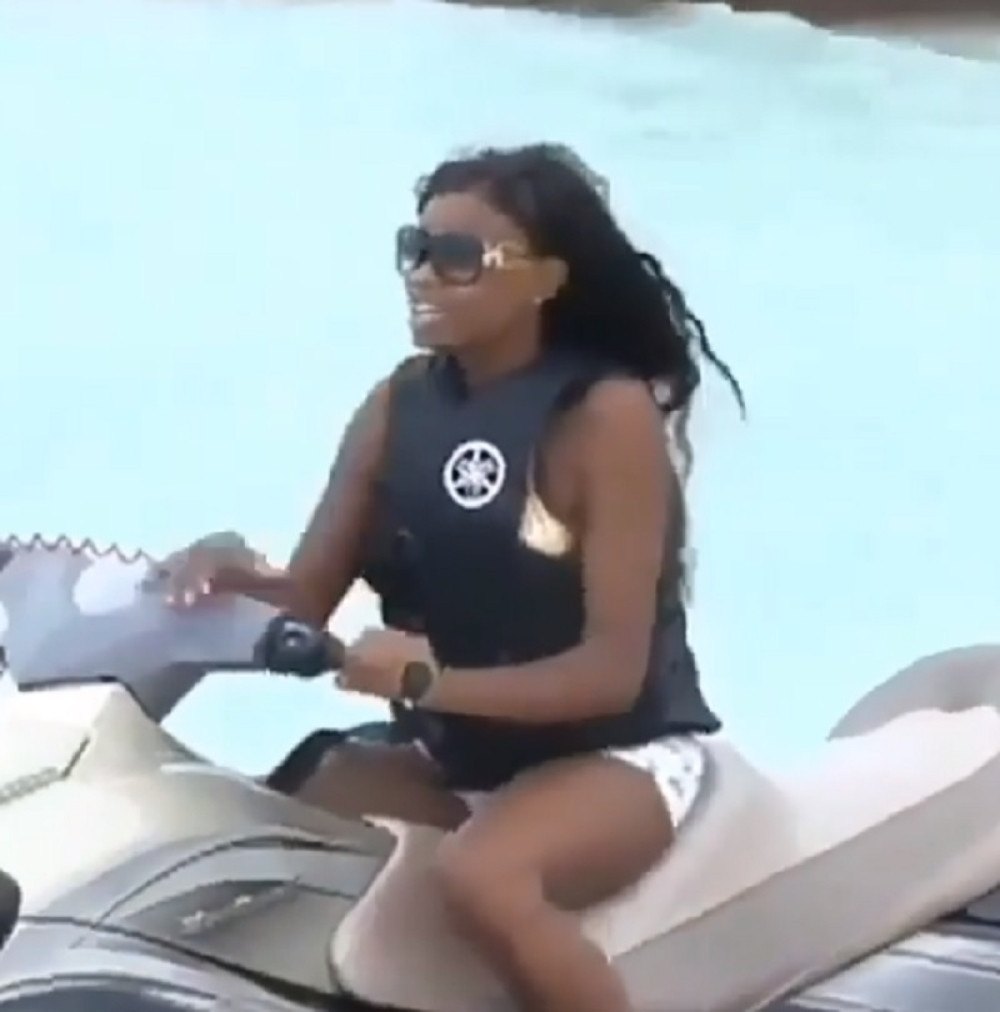 Za delić sekunde izbegla smrt na plaži (VIDEO)