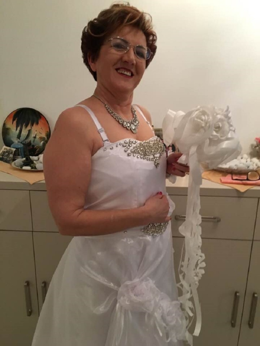 Mirjana proslavila 30 godina od razvoda i postala zvezda interneta!