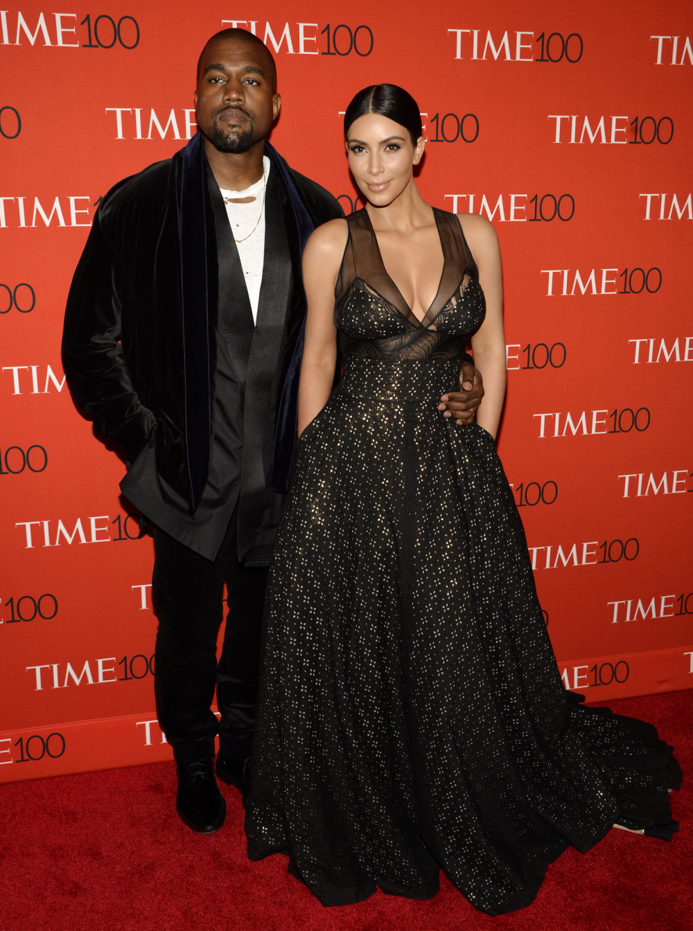 Kim i Kanje u jeku priča o razvodu potrošili po milion dolara na poklone za Božić! (VIDEO)