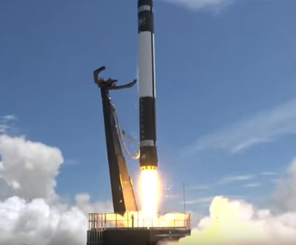 Rusku raketu pogodila MUNJA nekoliko sekundi nakon lansiranja, vojnici se bacili u rovove!