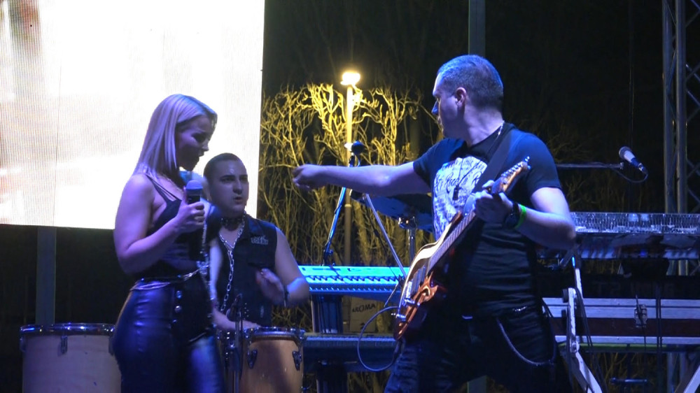 "Amadeus" i "Quadro" bend studentima ulepšali dan (FOTO+VIDEO)