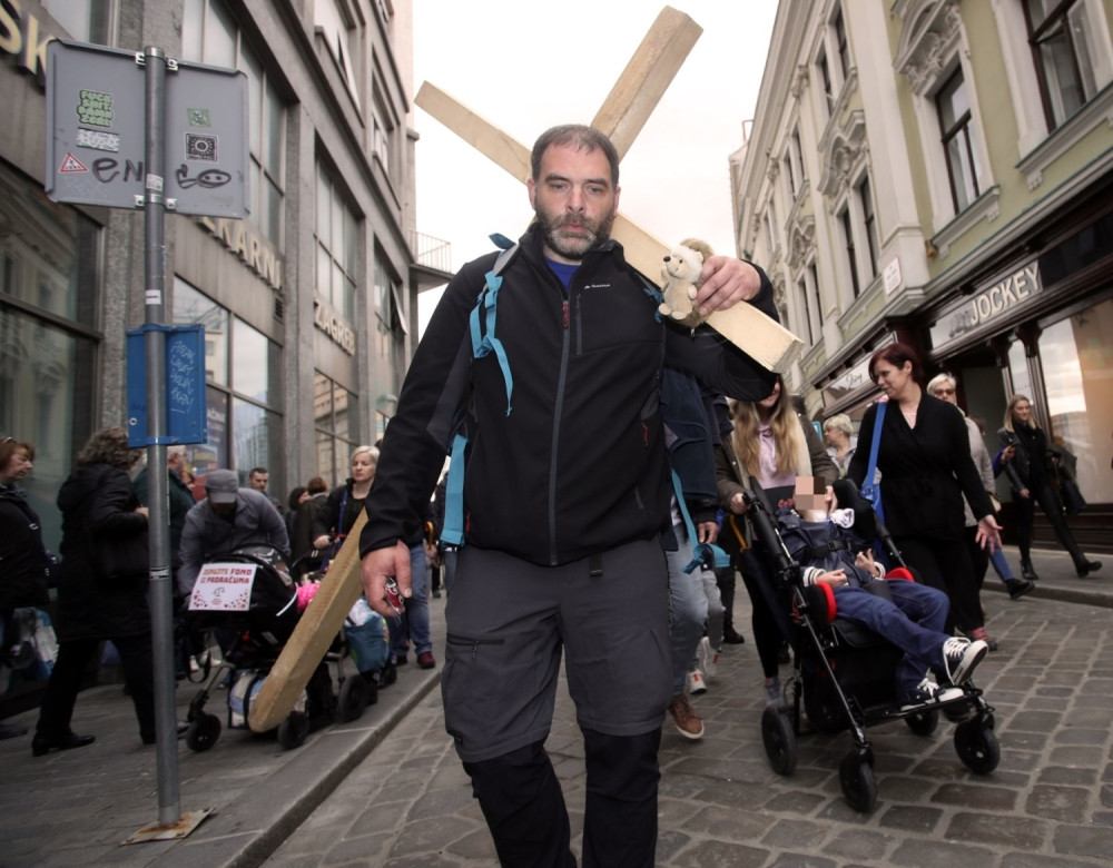 Saša stigao u prestonicu i dobio gromoglasne aplauze