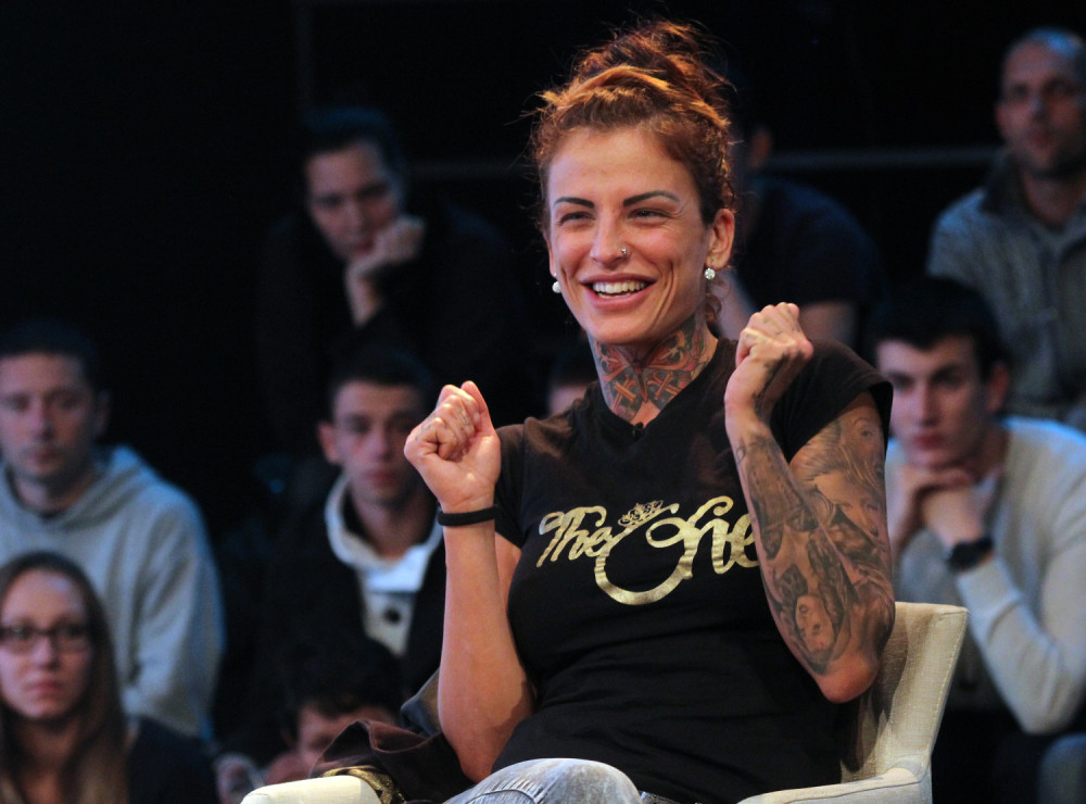 Krunićka je radila grudi i usta, a sada je promenila ovaj deo tela!