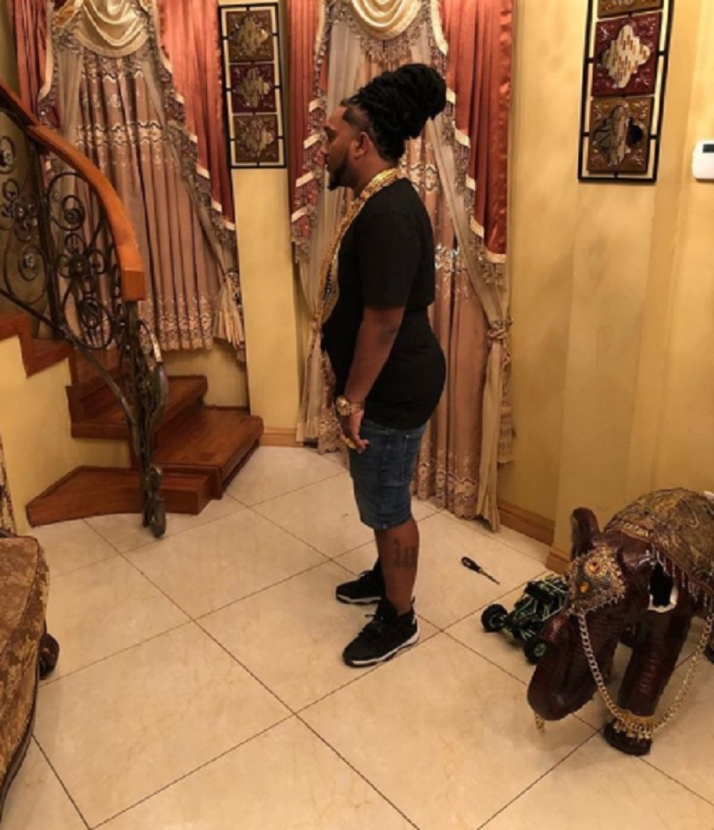 Milijarder sahranjen u zlatnom kovčegu sa nakitom u vrednosti 120.000 evra!