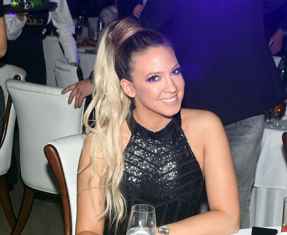 Milica Todorović prvi put spremila ČESNICU, kad je videla šta je napravila ostala je u šoku