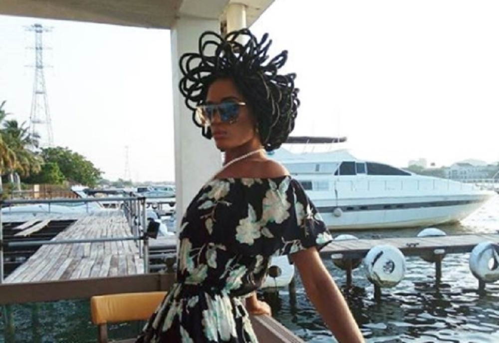 Njena frizura vredi 40 miliona i ima čak i obezbeđenje!