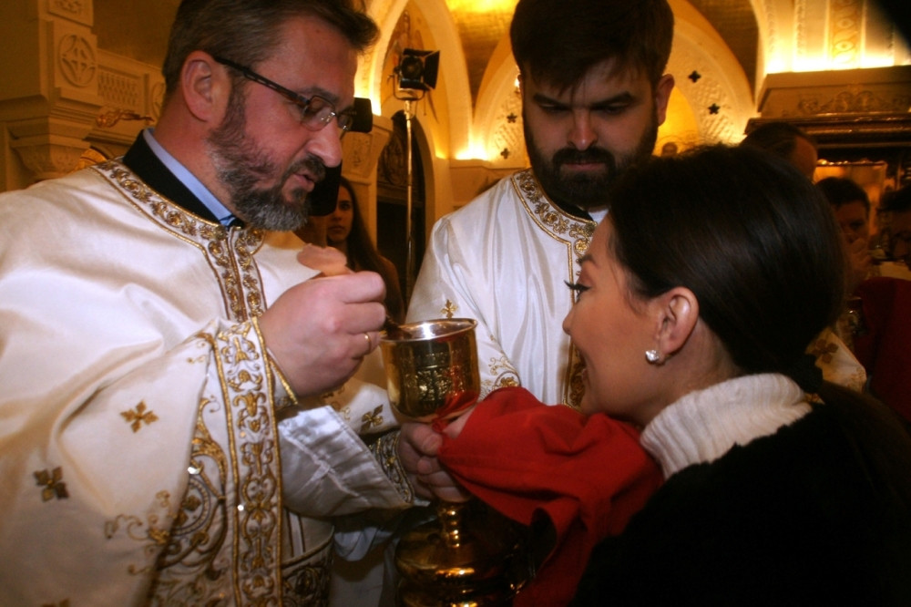 Evo šta je poručila Ceca nakon što se pričestila u crkvi